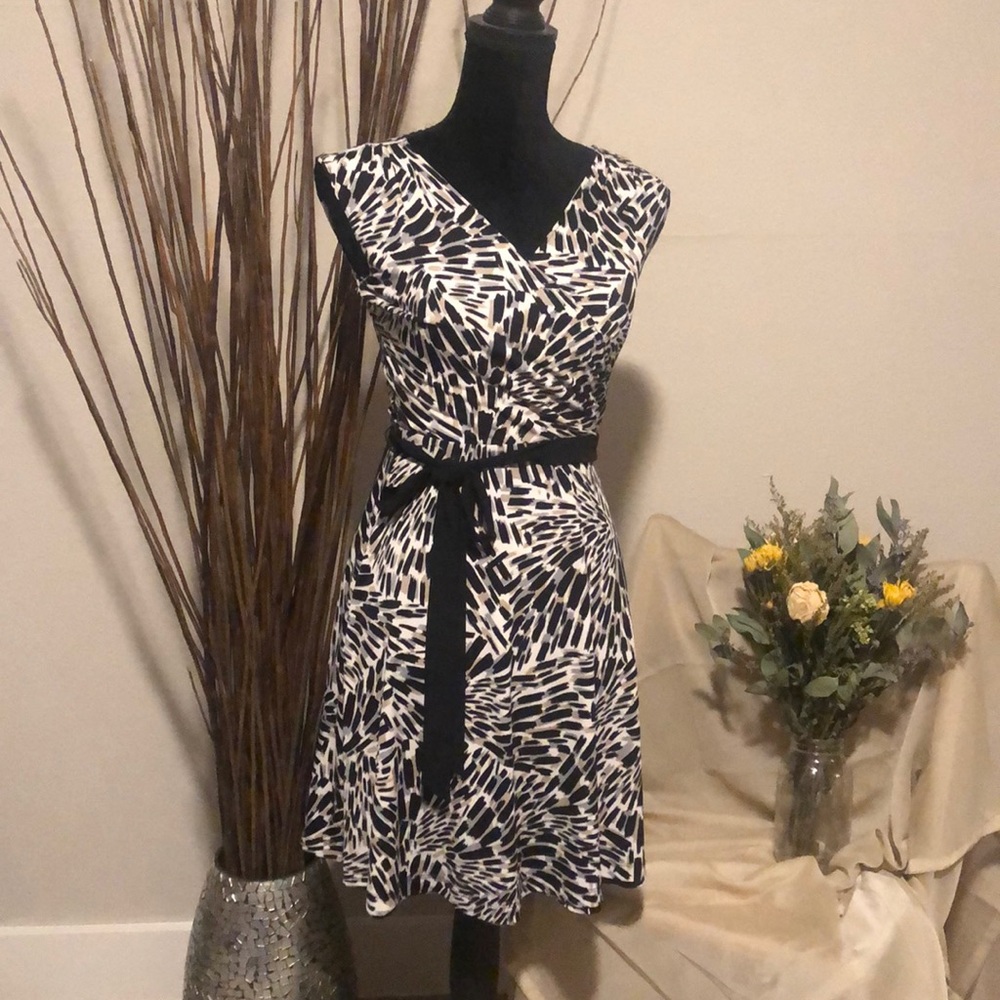 Reversible White House Black Market Dress